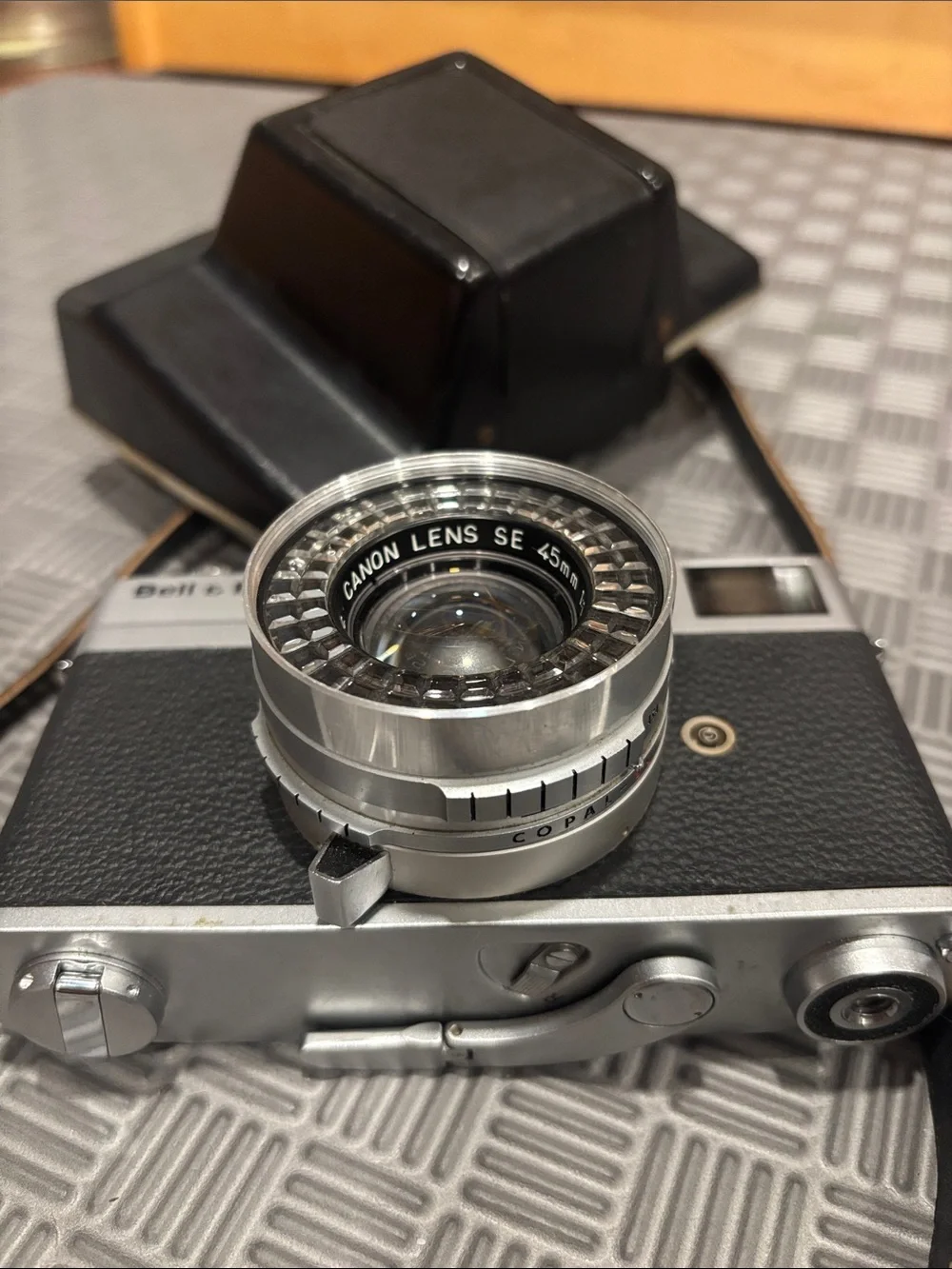 Vintage Bell&Howell Canon Canonet 19 35mm Camera with 45mm f/1.9 lens- Untested